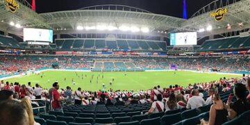 O Hard Rock Stadium, em Miami, na Flórida, estado americano em que os abalos sísmicos se aproximaram.

Foto: igotphotos / Flickr