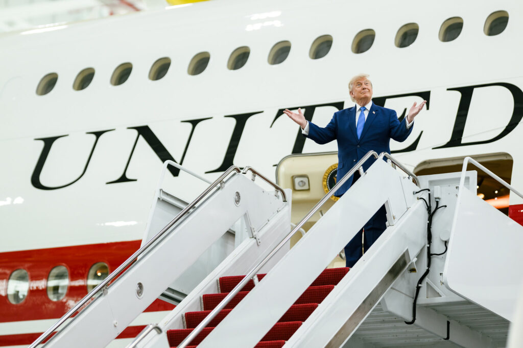 "Estaremos lá para nossos novos e grandes amigos", diz Trump sobre Venezuela