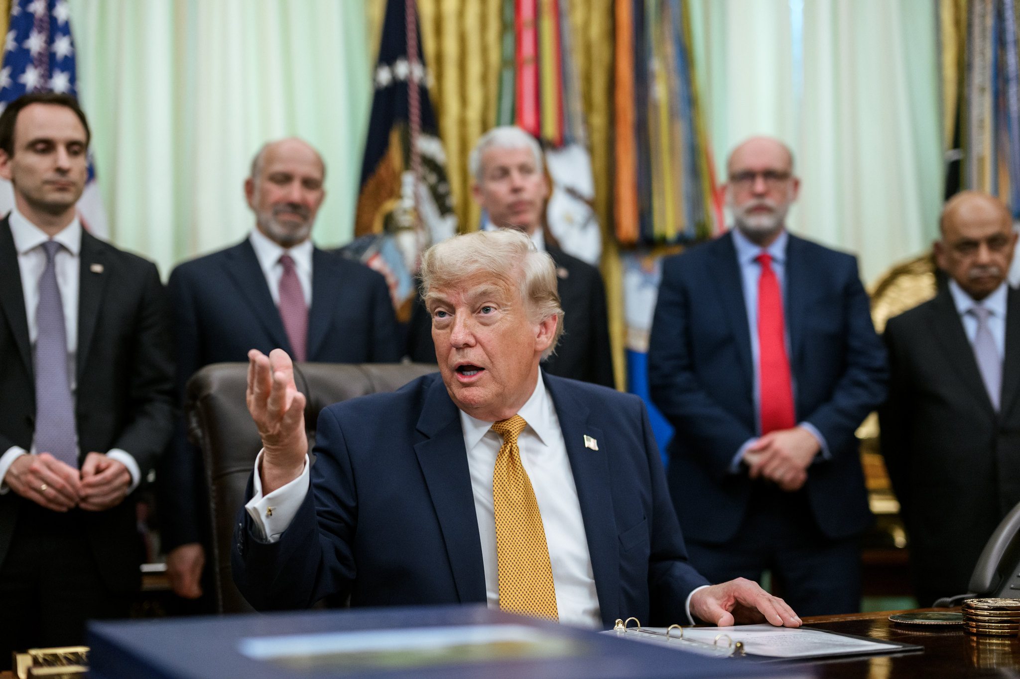 Trump reclama de resolução do Senado sobre o Irã