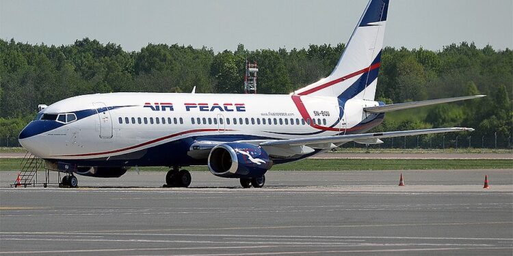 Uma aeronave Boeing da Air Peace, uma das companhias que recebeu aval da Anac para atuar no Brasil.

Foto: Anna Zvereva / Wikimedia Commons