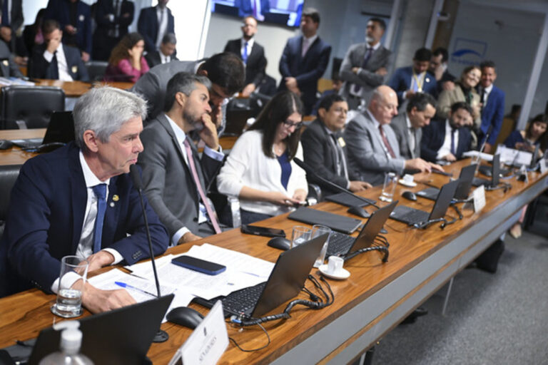 Comissão aprova projeto que impede bloqueio de gastos de agências reguladoras