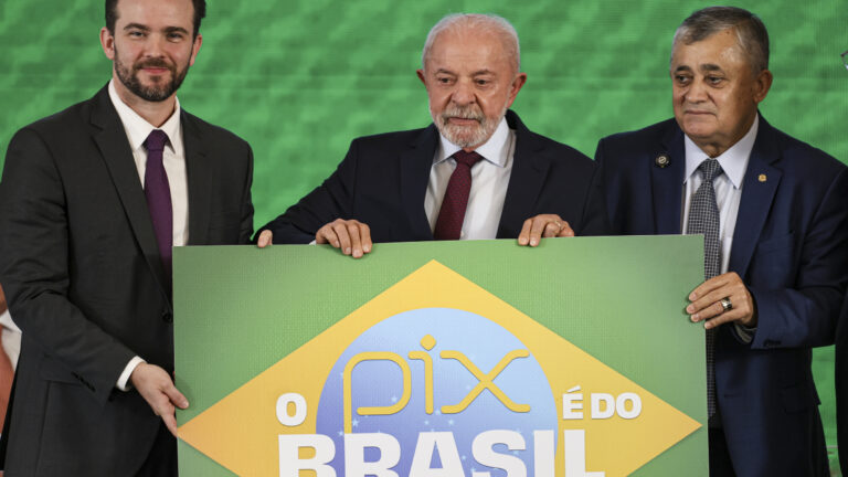 Falta um Dunga na seleção e na equipe econômica