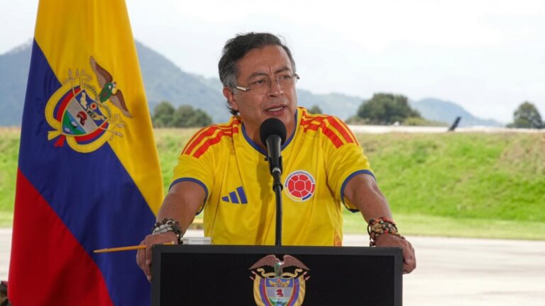 Presidente da Colômbia compra briga com seleção de futebol