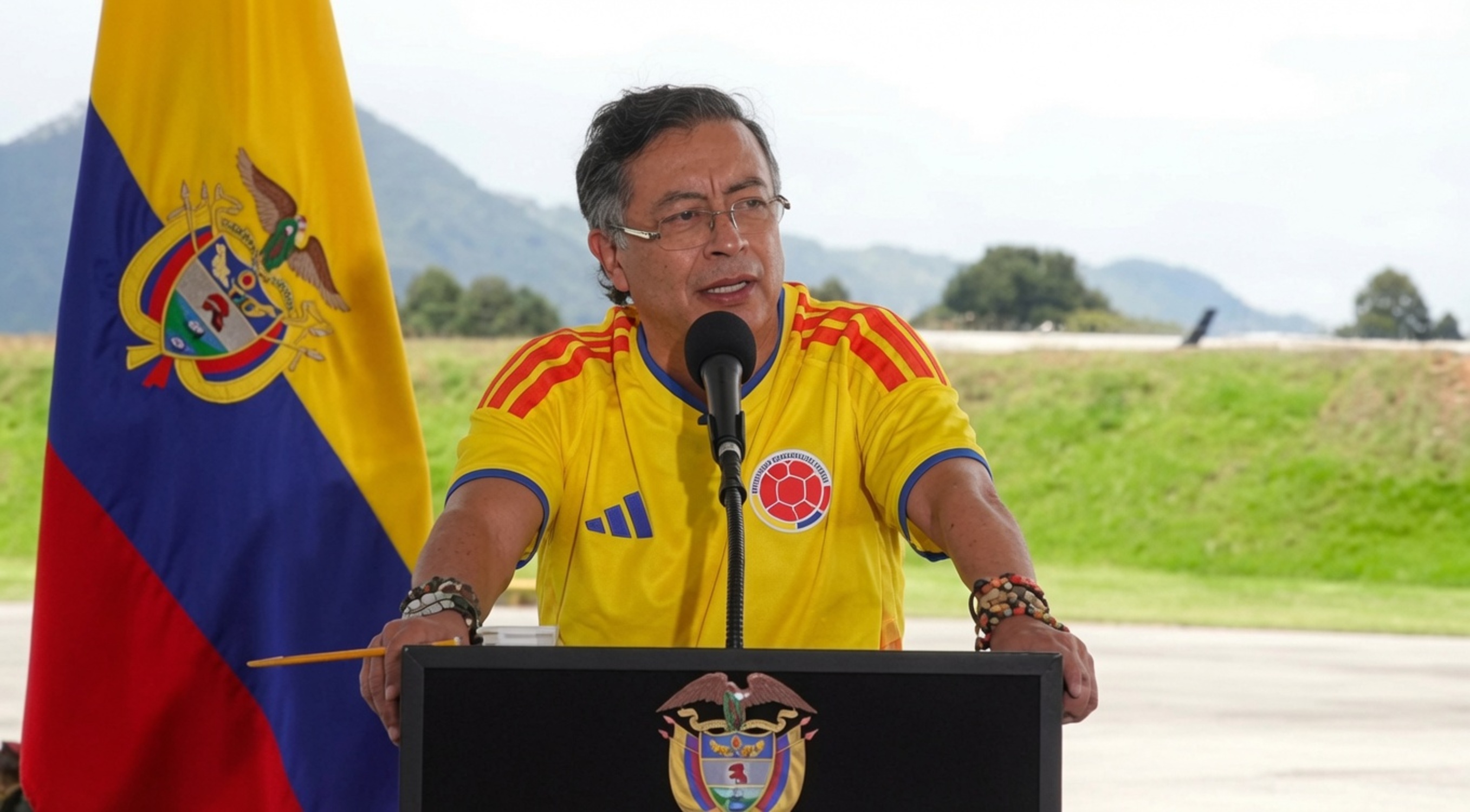 Presidente da Colômbia compra briga com seleção de futebol