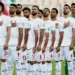 Seleção iraniana cantando o hino.

Foto: torent2222222 / wallpapers.com (https://pt.wallpapers.com/papeis-de-parede/selecao-iraniana-de-futebol-cantando-o-hino-nacional-tjzjs1hmhg6xf2sl.html)