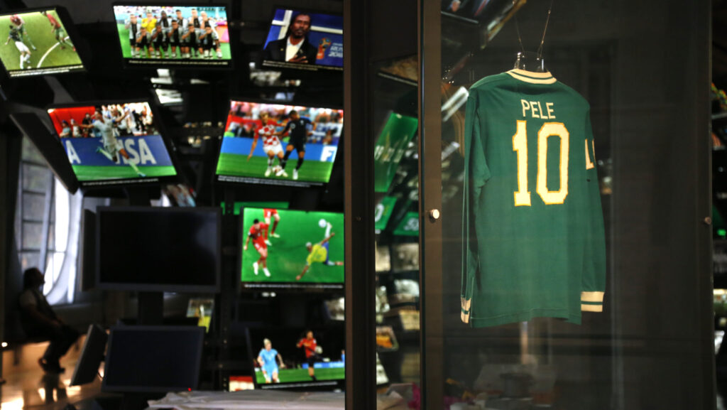 Pelé se impõe como clássico