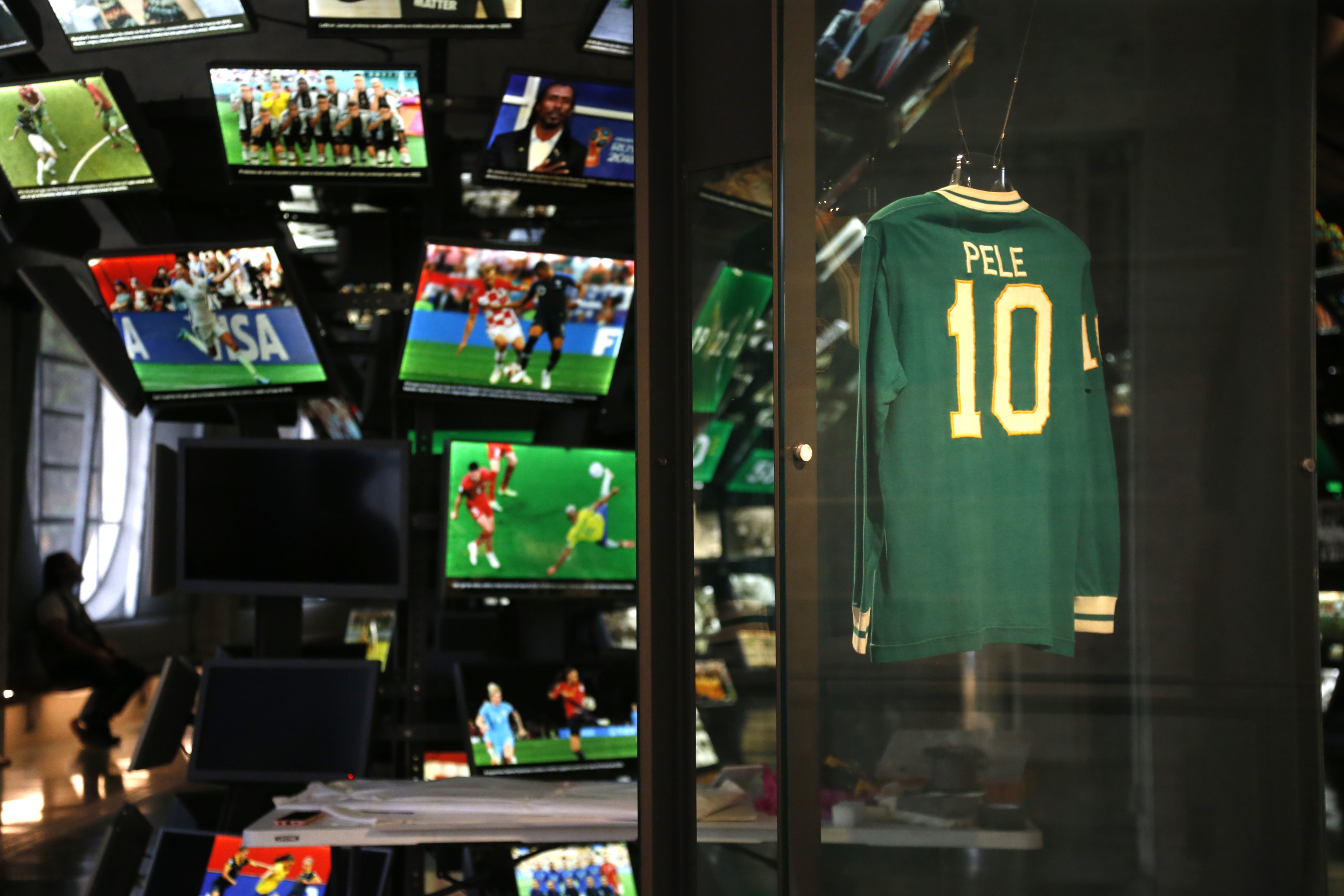 Pelé se impõe como clássico