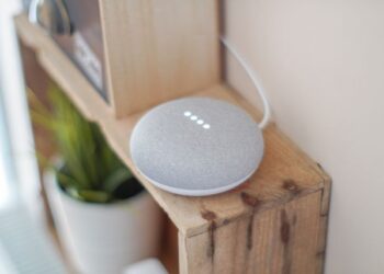 Um dispositivo Google Home.

Foto: John (Giannis) Tekeridis / Pexels