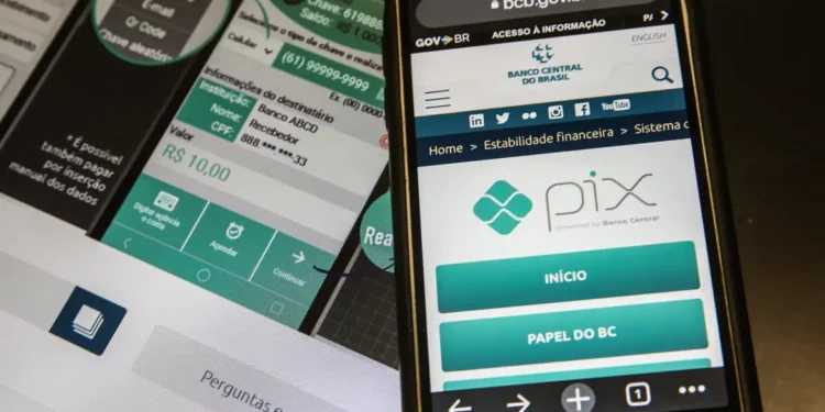 Os golpistas solicitam "taxas administrativas" por Pix às vítimas.

Foto: Marcello Casal Jr / Agência Brasil