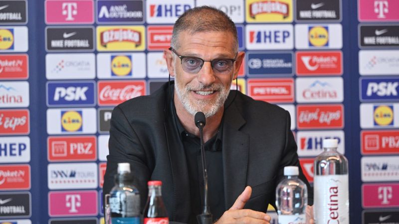 Seleção anuncia zagueiro da Copa do Mundo de 1998 como novo treinador