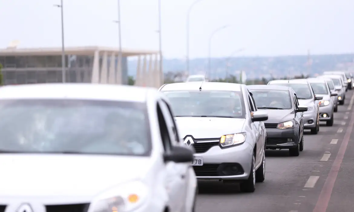 Motoristas são autorizados a utilizar benefício do governo para comprar carros seminovos