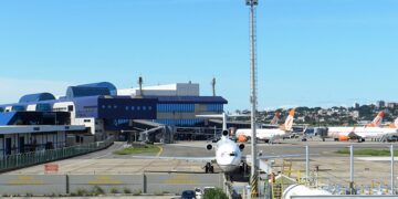 O Aeroporto Internacional Salgado Filho, em Porto Alegre.

Foto: caetano051068 / Wikimedia Commons