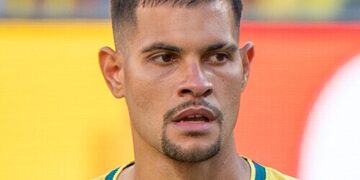 O jogador Bruno  Guimarães.

Foto: Bryan Berlin / Wikimedia Commons