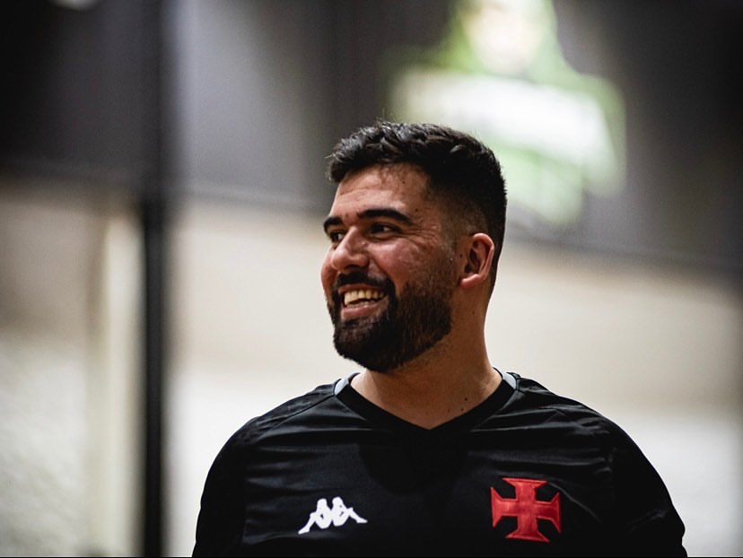 Flamengo age nos bastidores e contrata profissional do Vasco