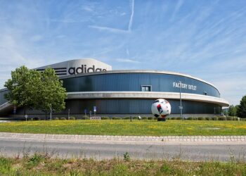 Campus fabril da Adidas, na Alemanha.

Foto: Avda / Wikimedia Commons