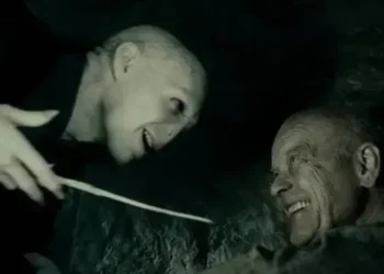 Michael Byrne como Gellert Grindewald (à direita).

Foto: Warner Bros Pictures