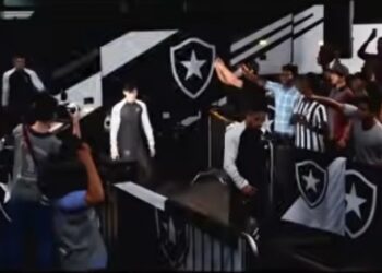 O Botafogo foi um dos clubes brasileiros que apareceu no trailer do jogo.

Foto: Youtube (@IGN) / EA Sports FC 27