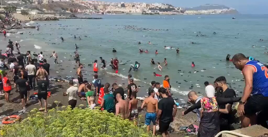 Premiê espanhol culpa quadrilhas de tráfico humano por "violação" territorial em Ceuta