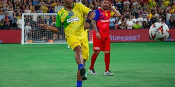 O craque Ronaldinho Gaúcho.

Foto: Nuță Lucian / Flickr / Wikimedia Commons