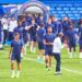 Jogadores do Chelsea iniciando o treinamento.

Foto: Brian Minkoff London-Pixels / Wikimedia Commons