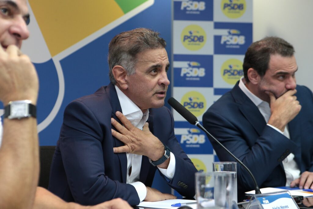 Aécio desiste de ser candidato em 2026