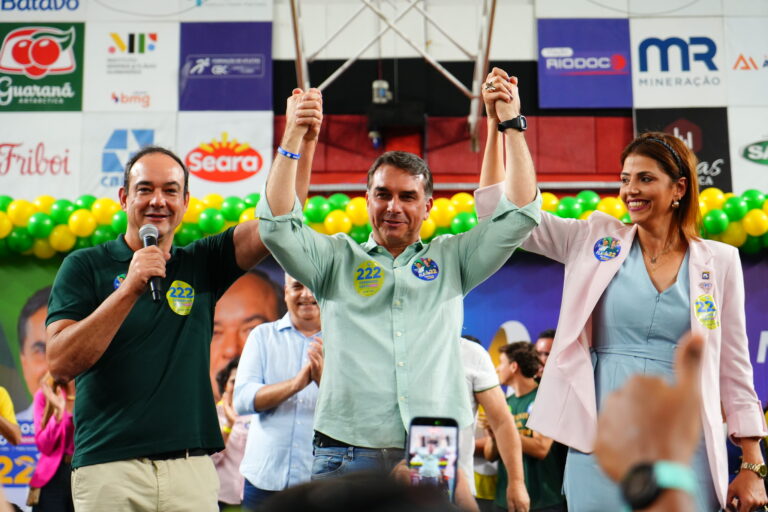 O aceno de Flávio a Cleitinho