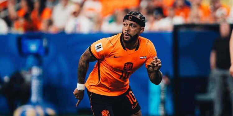 O atacante Memphis Depay.

Foto: Instagram (@memphisdepay)