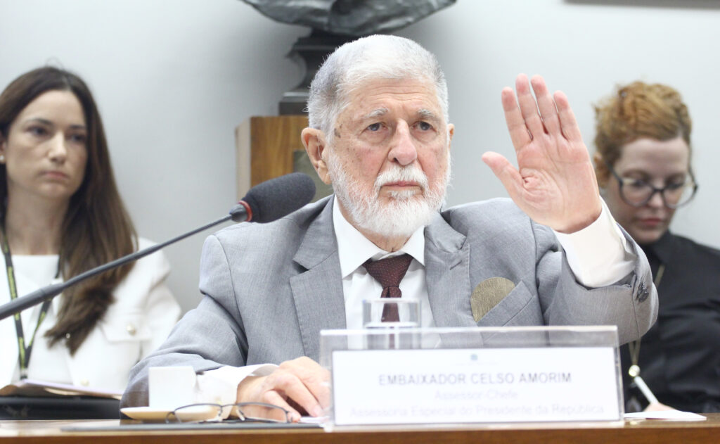 Política externa em Ogígia