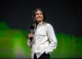 Asha Sharma, CEO da Xbox.

Foto: Jasonglewis / Wikimedia Commons