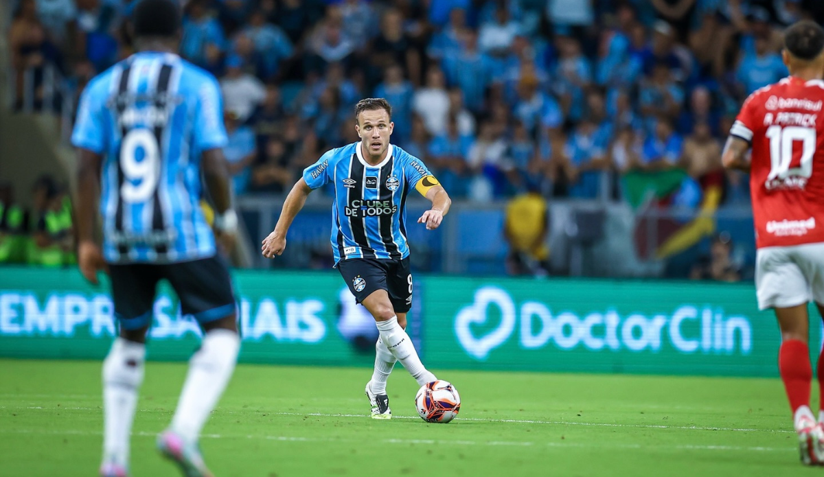 A pedido de Neymar, Santos busca contratação de ex-jogador da Seleção Brasileira