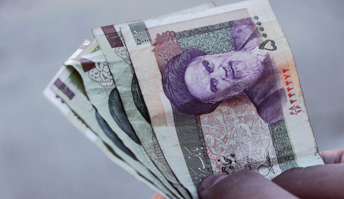 Moeda nacional atinge patamar mais baixo da história em relação ao dólar