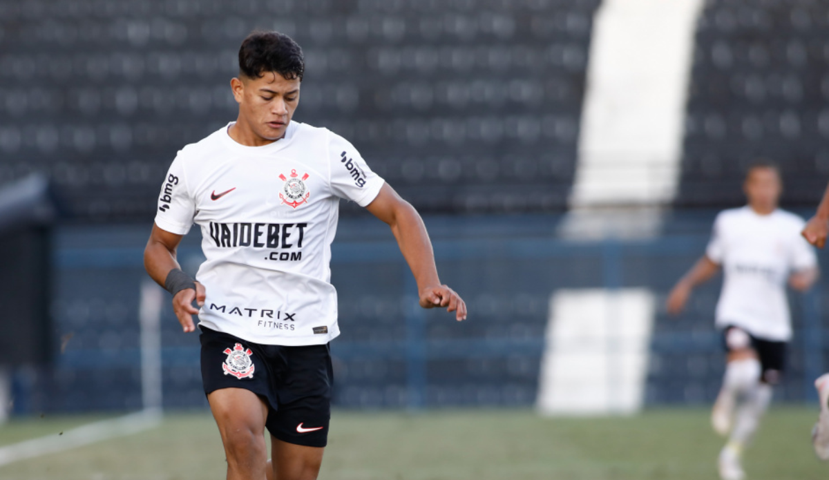 Enquanto Yuri Alberto está próximo de voltar, atacante do Corinthians recebe proposta da Europa