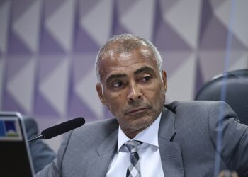 O senador e ex-jogador Romário.

Foto: Edilson Rodrigues / Agência Senado