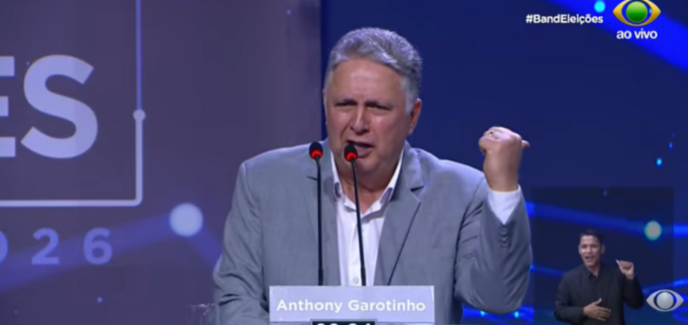 Garotinho tenta esconder o passado com discurso antissistema