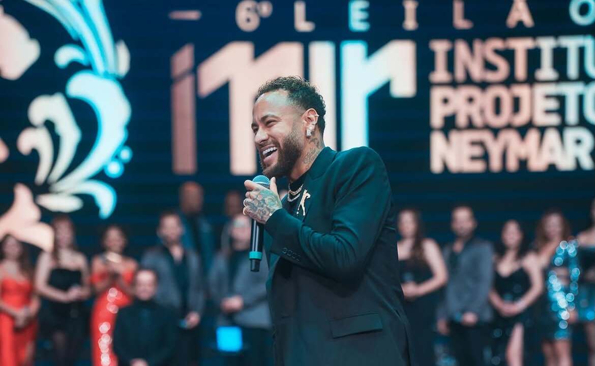 Grupo de amigos pagaram R$ 600 mil para passar um fim de semana com Neymar