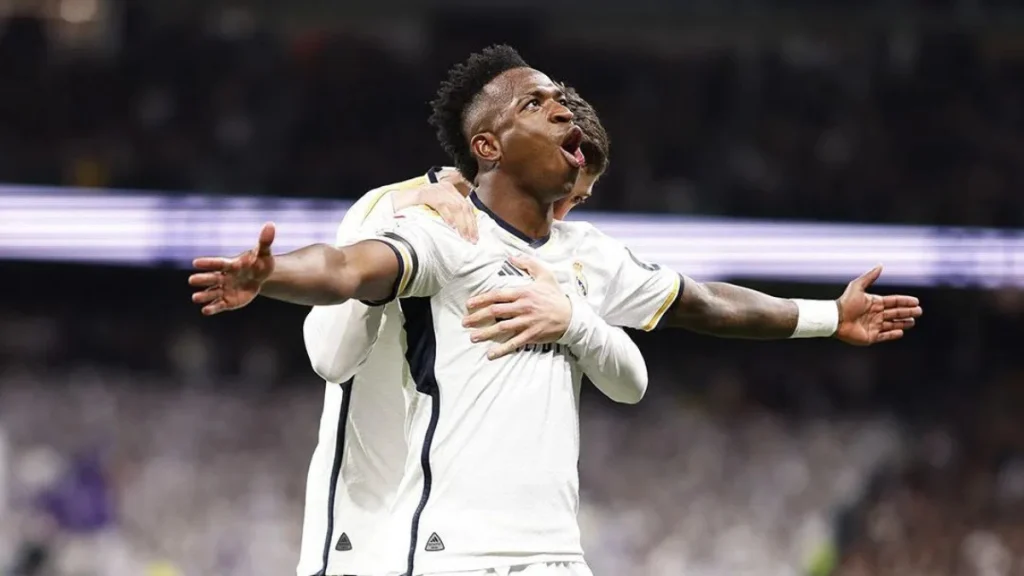 Enquanto Real Madrid pressiona Vini Jr. por renovação, clube italiano quer atacante brasileiro