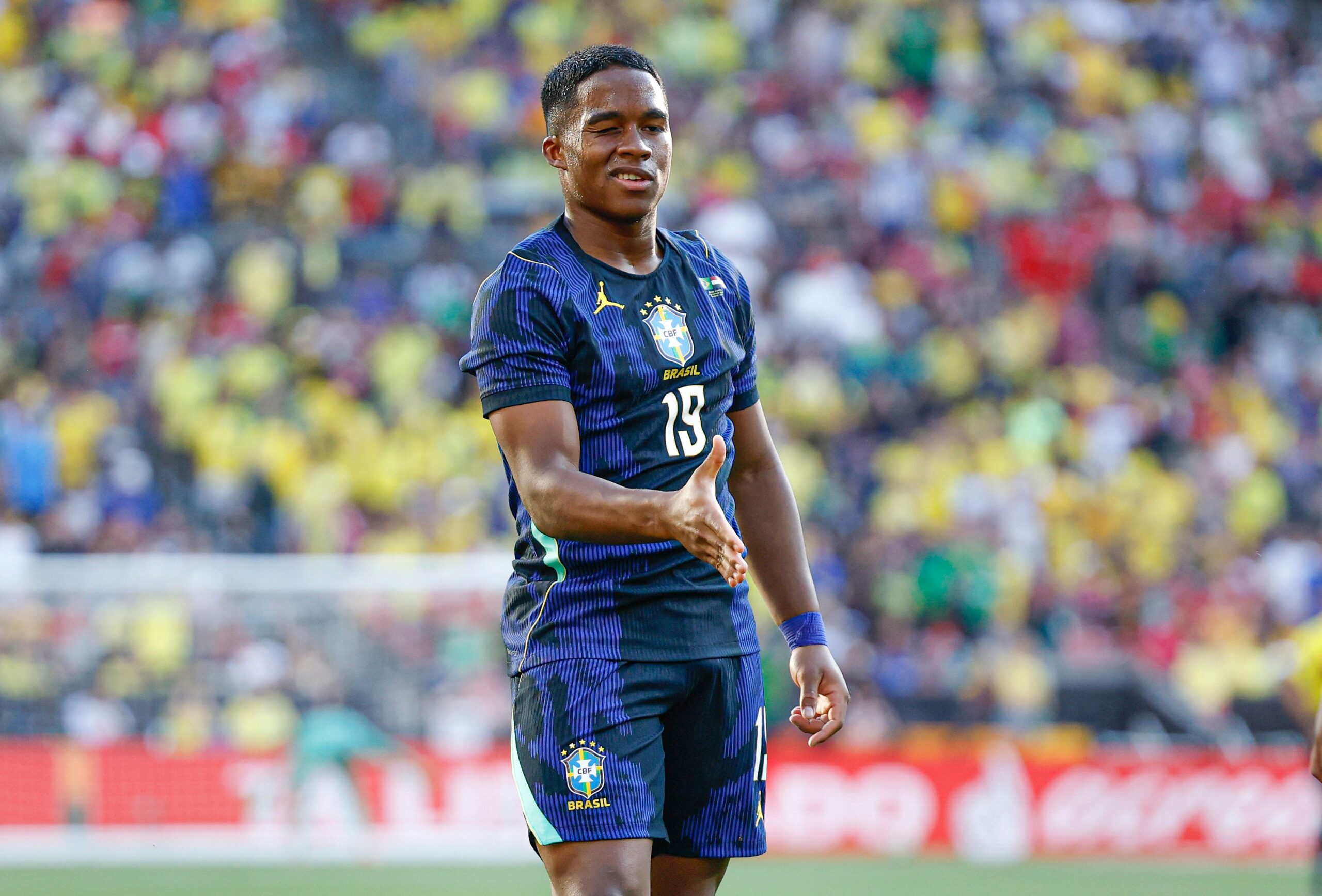 Rival do Real Madrid prepara oferta superior a R$ 400 milhões para contratar Endrick