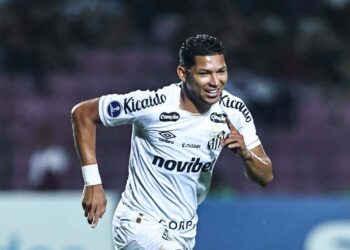 O atacante do Santos, Rony.

Foto: Instagram (@rony7oficial)