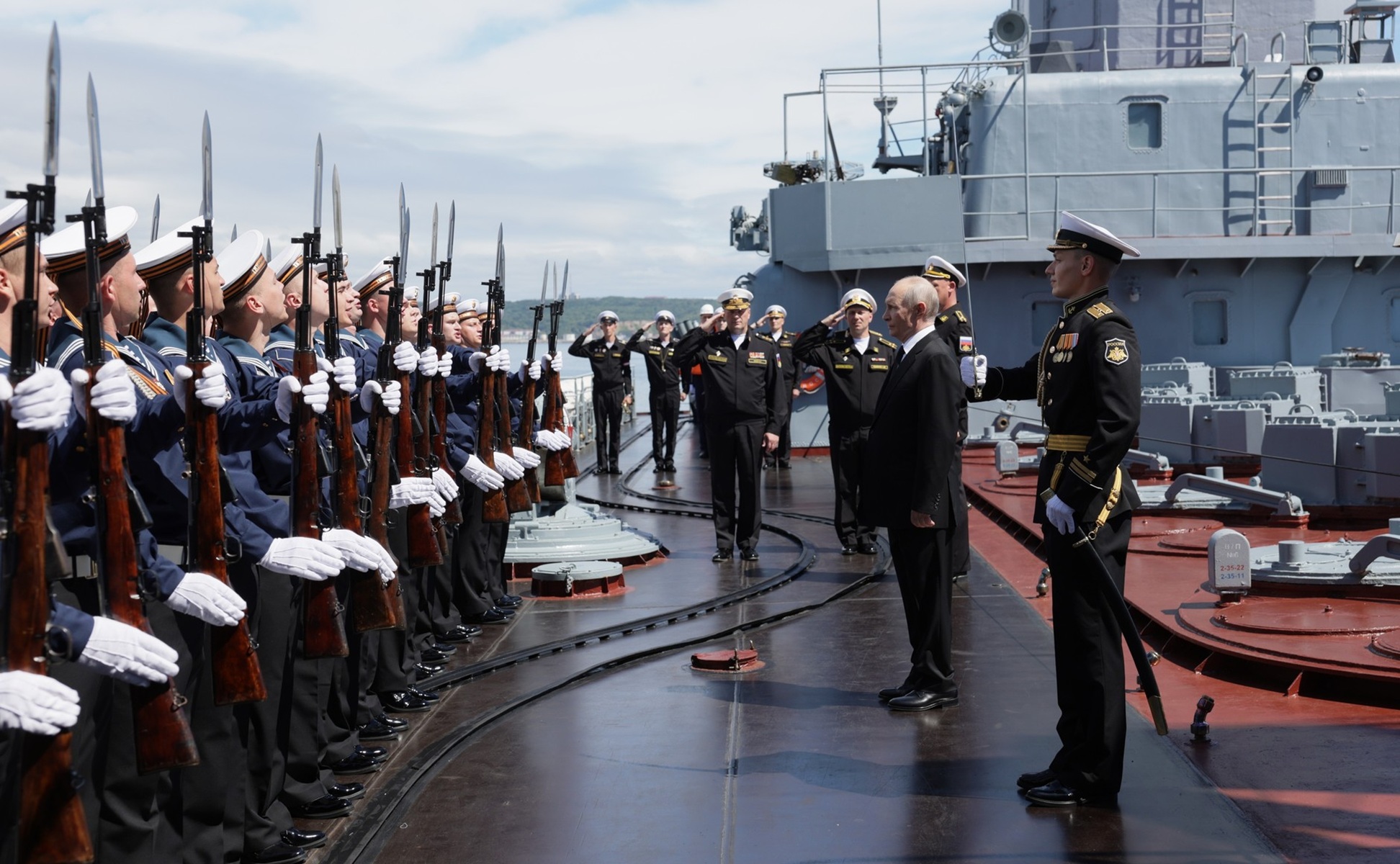 Putin ameaça confiscar navios europeus