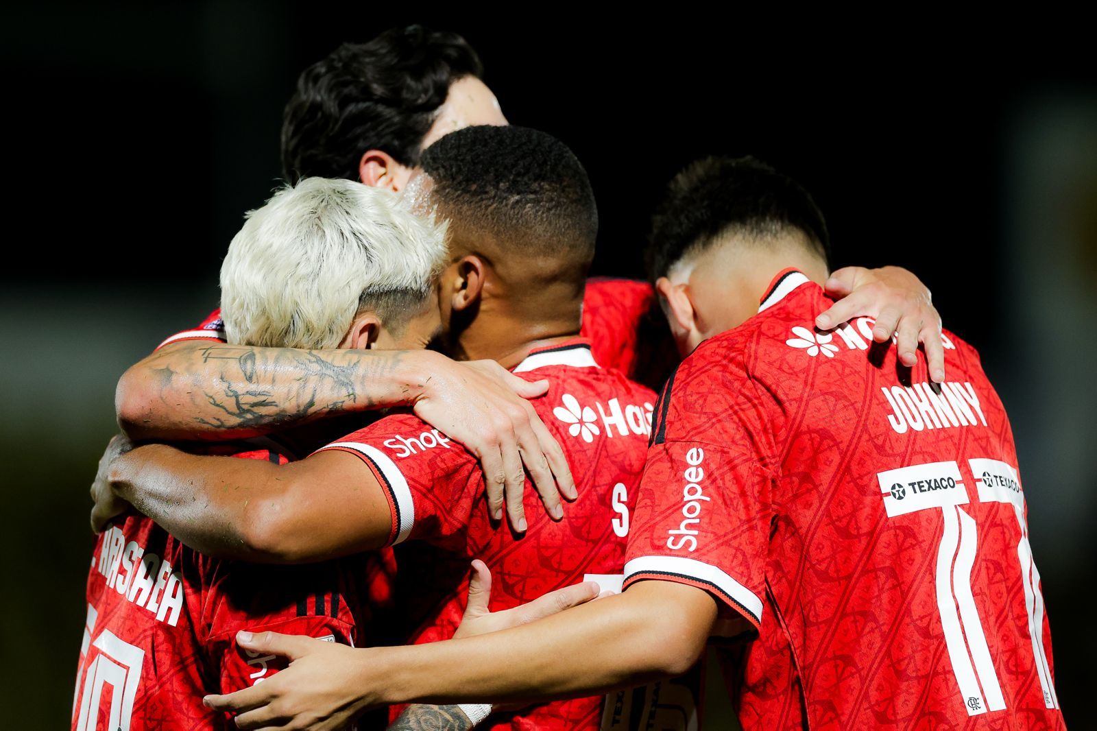 Flamengo quer que empresa dona da CazéTV transmita seus jogos de graça no exterior
