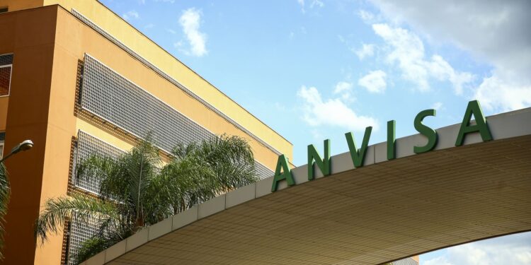 Anvisa fecha cerco suspende produção