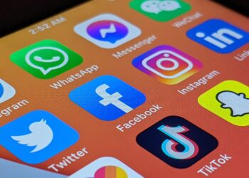 Suspensão discord redes sociais whatsapp