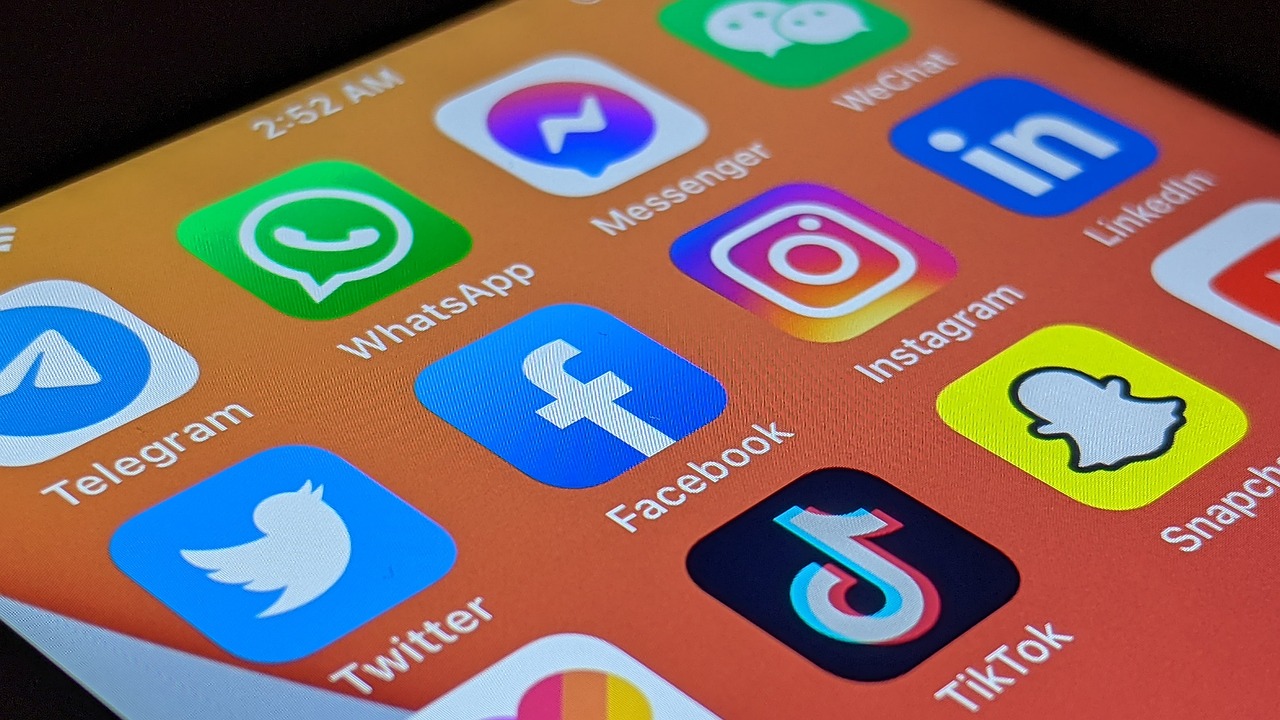 Após suspensão do Discord, redes sociais como WhatsApp passam a ser monitorados por autoridades no Brasil