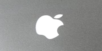 Apple anuncia redução histórica valor