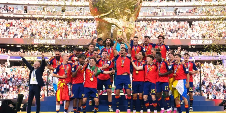 Herói da Copa do Mundo assina com novo clube por mais de R$ 300 milhões - Imagem: Divulgação/SEFutbol