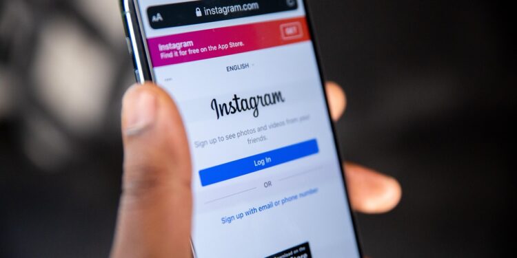 Dados menores eram escondidos instagram