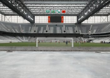 Teto estádio brasileiro terá arquibancada