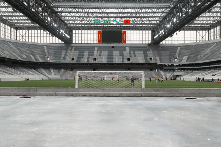 Teto estádio brasileiro terá arquibancada