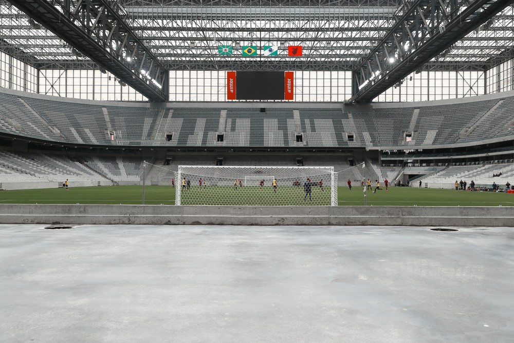 Depois do teto, estádio brasileiro agora também terá arquibancada retrátil