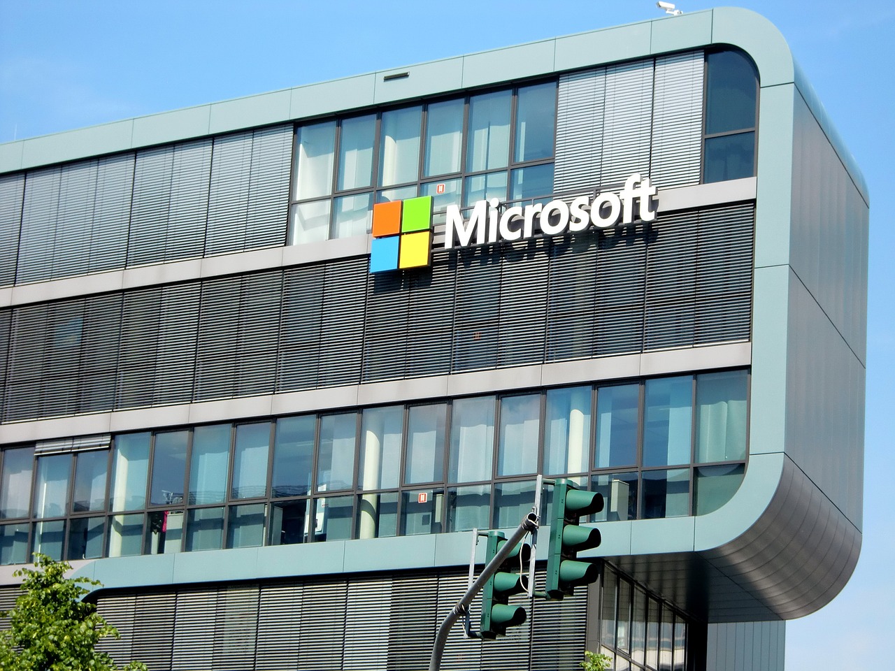 Fundador da Microsoft faz projeção preocupante em relação à demissões por conta da IA